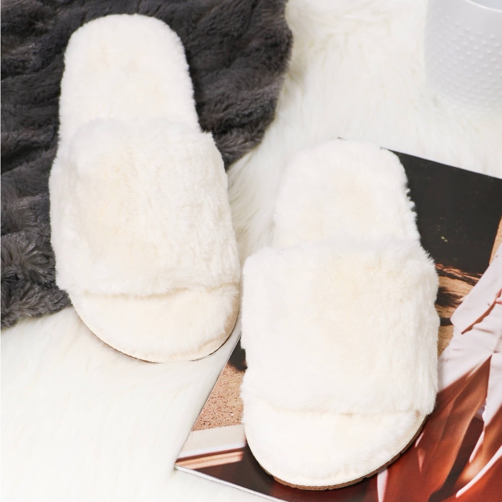 NEW Plush Slide Slippers in Cream